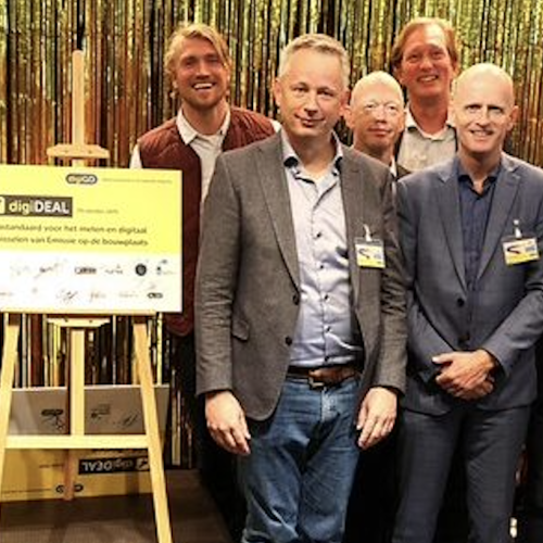 Ondertekening digideal emissie meten bouwplaats