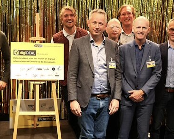 Ondertekening digideal emissie meten bouwplaats