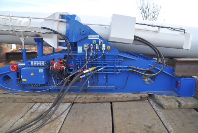 pipethruster 500.DSC_5745.JPG