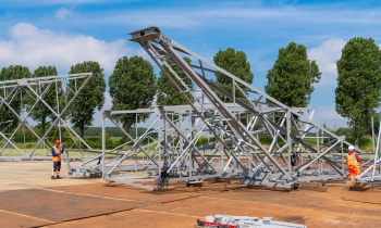 Mast op de grond