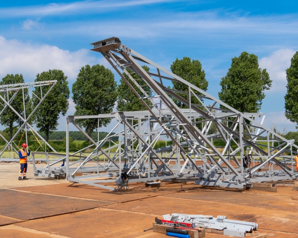 Mast in opbouw WP2
