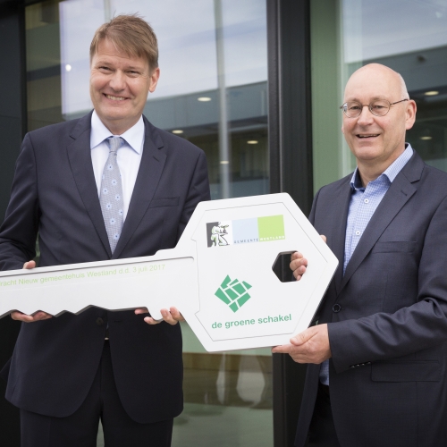Gemeentehuis Westland - overhandiging sleutel.jpg