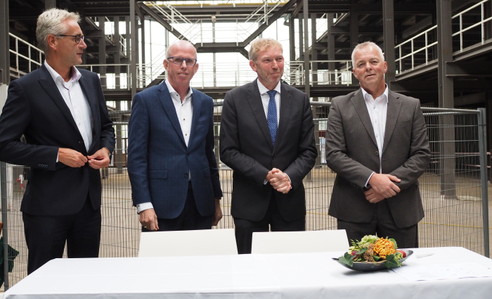 Ondertekening contract Technohal Enschede P9180840.jpg