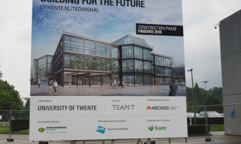 Ondertekening contract Technohal Enschede P9180862.JPG