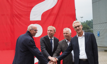 Ondertekening contract Technohal Enschede P9180855.jpg