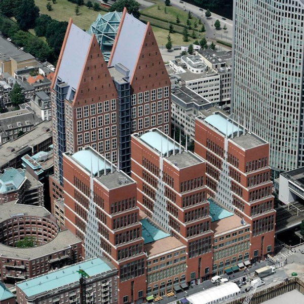 20190627 Oplevering verduurzaming Resident Den Haag.jpg