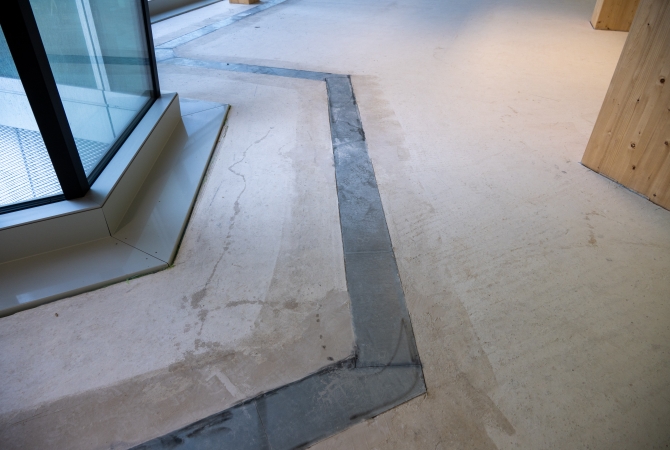 Kabelgoten in de vloer in The Cubehouse