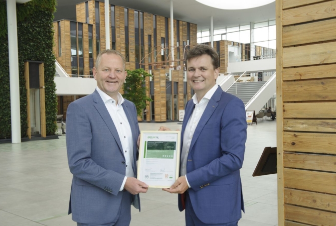 20180604 D6818-03 Foto Jacques Kok oplever certificaat alliander duiven 040618.jpg