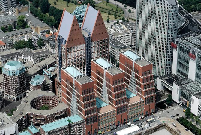 20190627 Oplevering verduurzaming Resident Den Haag.jpg