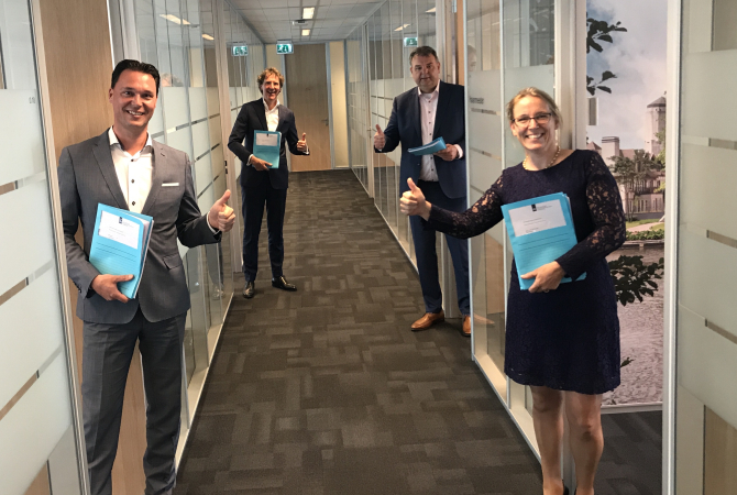 Ondertekening overeenkomst Complexdeel 3 foto 2.jpg