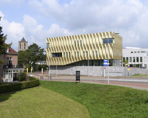 Zinder Westluidense Poort Tiel 0445.jpg