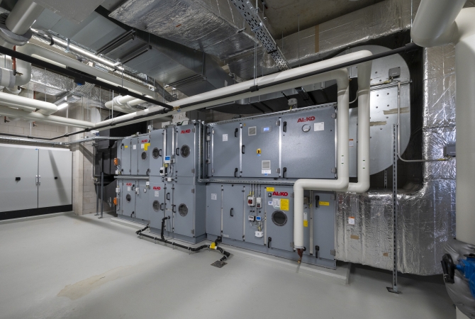 Luchtbehandelingsinstallatie in de technische ruimte van Amsterdam UMC.