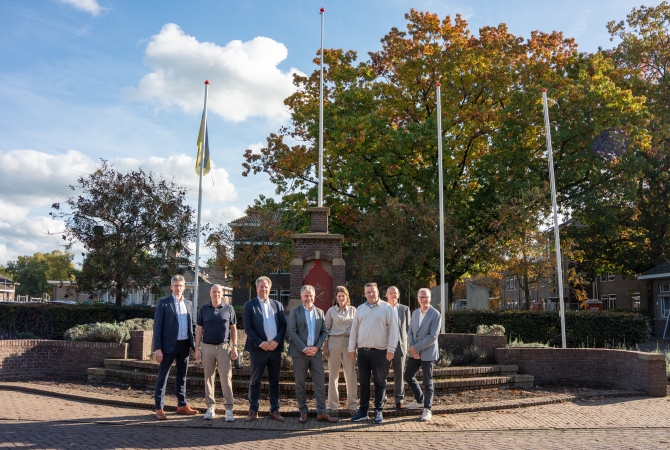 Hanab Installation Technology, HQ-management, Klok Groep, Sweco en Dubotechniek werken als bouwteam samen aan een integraal energieproject met WKO-bronnen voor woningen.