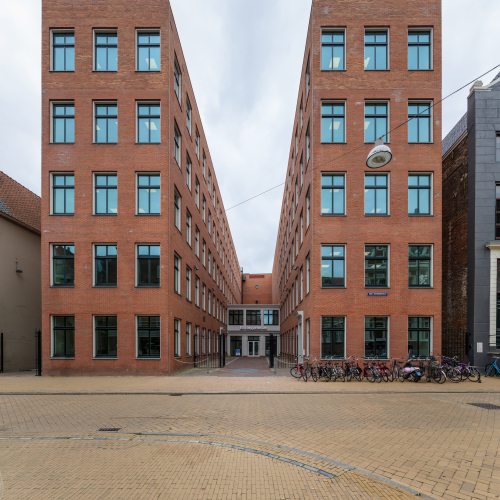 Vooraanzicht Rijksuniversiteit Groningen Rölinggebouw