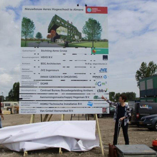 20200707 Feestelijk startsein nieuwbouw Almere na onthulling.jpg