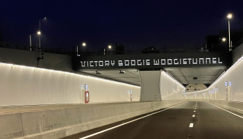 Rotterdamsebaan Tunnel bij nacht
