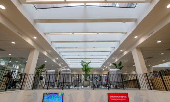 Binnenkant Rijksuniversiteit Groningen (RuG) Röllinggebouw