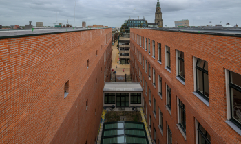 Buitenkant Rijksuniversiteit Groningen (RuG) Röllinggebouw