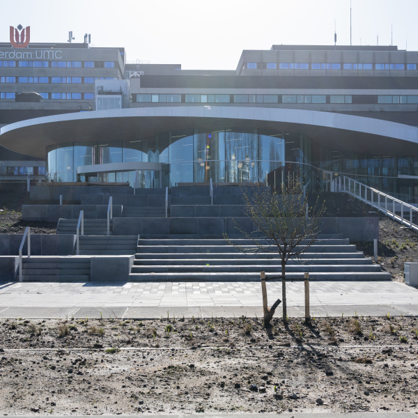 Amsterdam - Entreegebouw AMC 0140 bewerkt.jpg