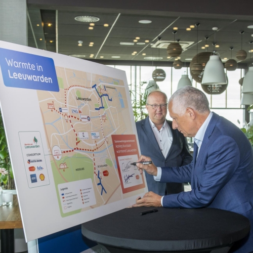 foto ondertekening Leeuwarden 2.jpg