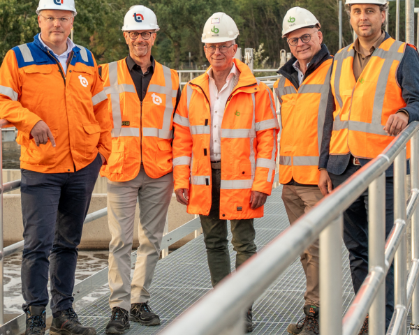 V.l.n.r.: Guus de Vries COO Hanab Energy & Water, Erwin Berendsen Commercial Director Hanab, Peter van Boekel, Directie Van Boekel, Paul van Boekel, Directie Van Boekel, Twan Spanjers, Directie Van Boekel