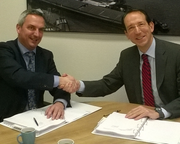 contractondertekening NOVA Terminals.jpg