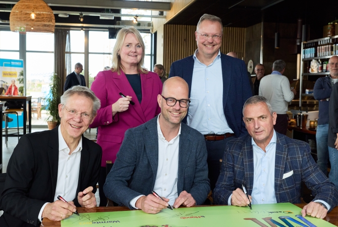 2025.10.28, 1 foto ondertekening Rijswijk - Leiden