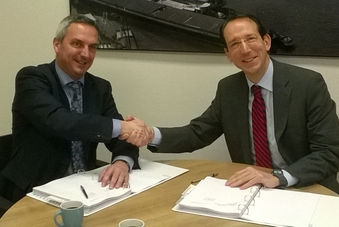 contractondertekening NOVA Terminals.jpg