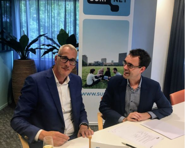 Ondertekening contract SURFnet.PNG