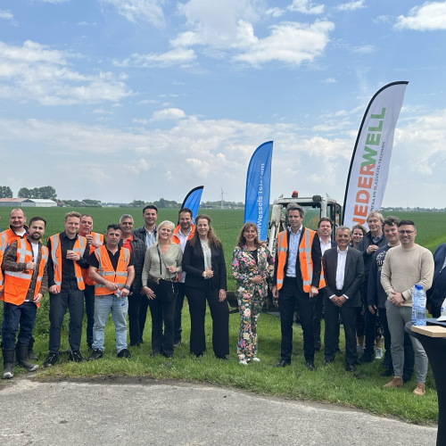 Het team van VolkerWessels Telecom, Gemeente Haarlemmermeer en DELTA Netwerk.JPEG